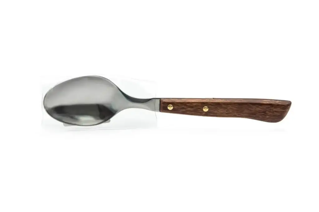 Cuchara mesa mango de madera 3 Claveles